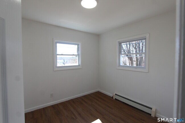 Building Photo - 52 Glen Haven Rd