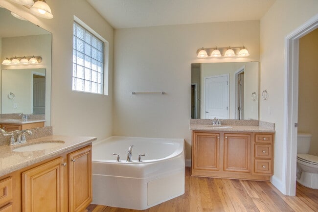 Building Photo - Hickory Hill Rental with Granite Counters,...