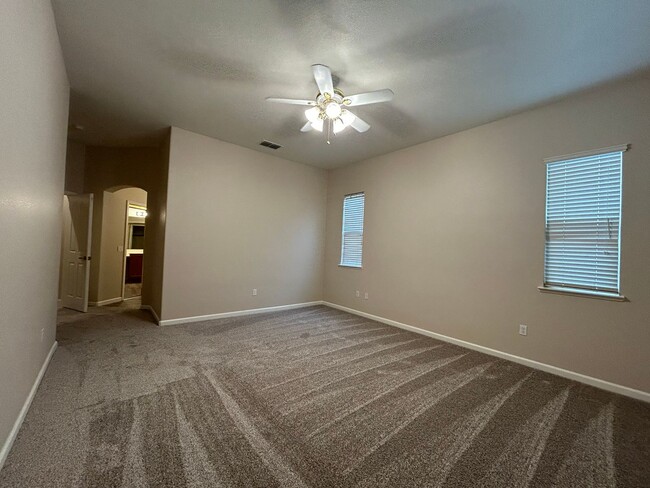 Building Photo - Senior Community for those 55+ Large 2 bed...