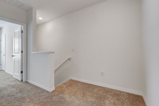 Building Photo - 1746 Hovenweep Rd