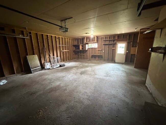 Building Photo - 3303 Eddy Ln
