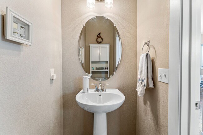 Building Photo - 9325 E 58th Dr