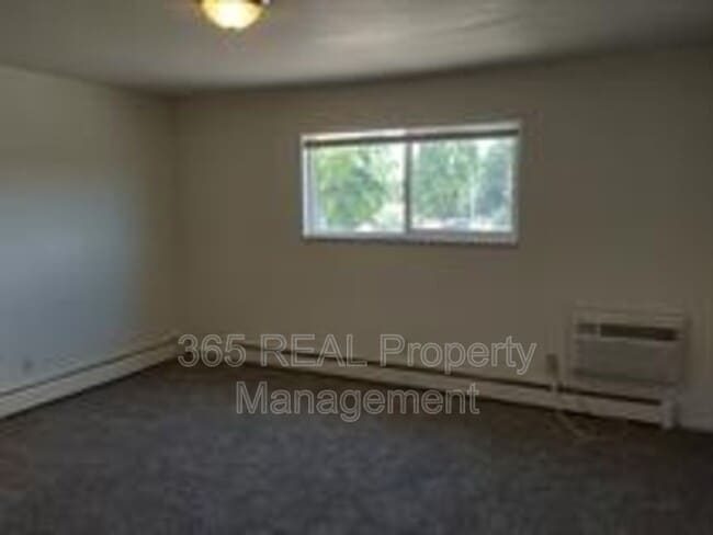 Building Photo - 706 37th Ave