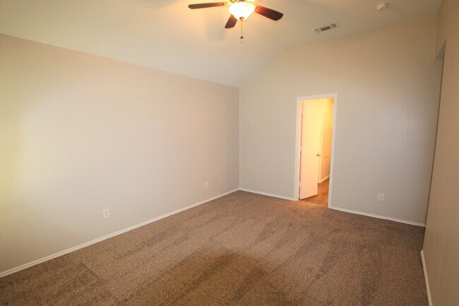 Building Photo - Coming Soon! Updated 3 Bedroom, 2 Bathroom home in Whitehouse ISD!