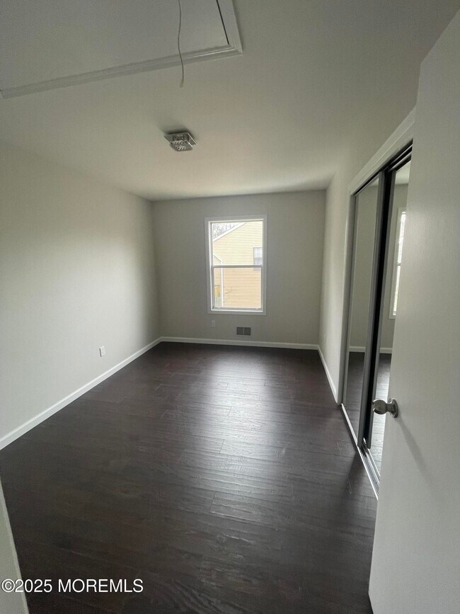 Building Photo - 17 Lone Star Ln