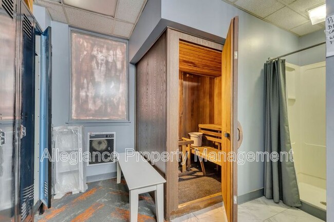 Building Photo - 1225 Martha Custis Dr