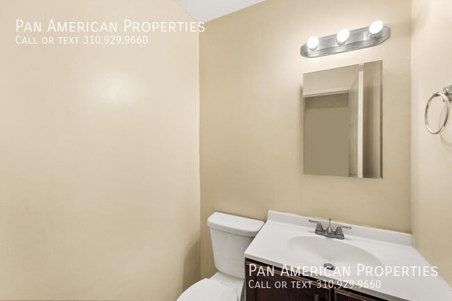 Building Photo - 9106 1/2 Palm St.-A6