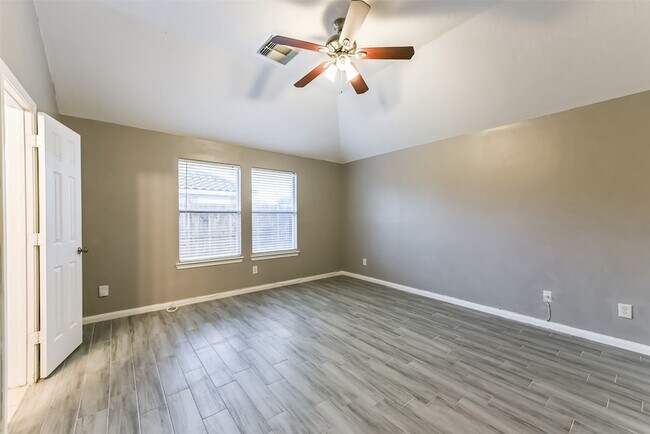 Building Photo - 8322 Kingsbridge Meadow Dr