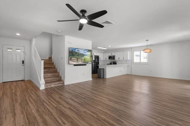 Building Photo - Stunning Ewa Beach 3BR Home with Solar, Huge Fenced Yard & Upgraded Interior