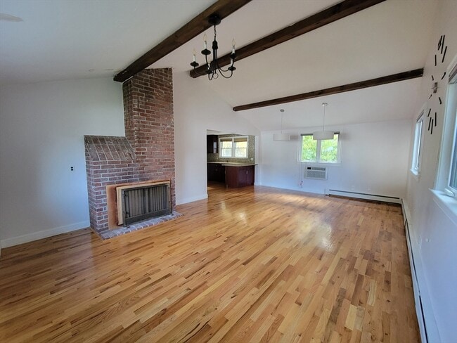 Building Photo - 5 Greenleaf Cir