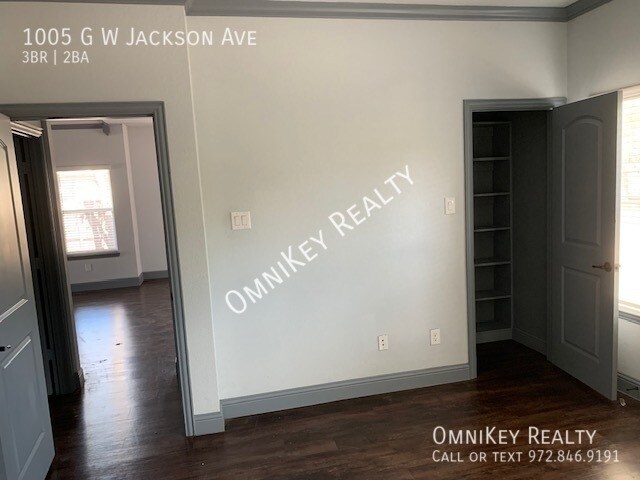 Building Photo - 1005 G W Jackson Ave
