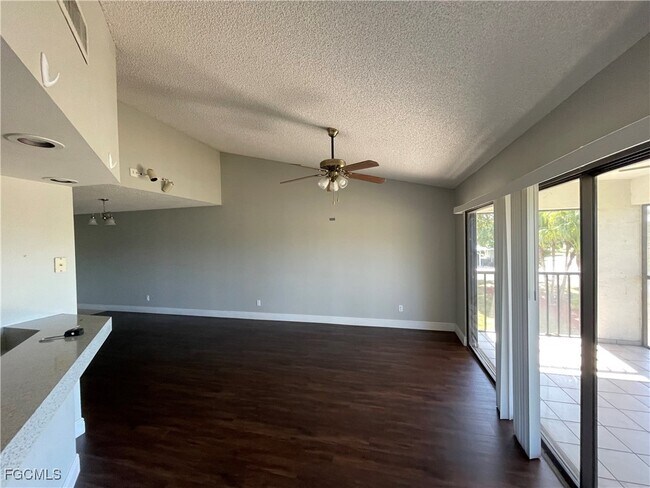 Building Photo - 13331 Greengate Blvd