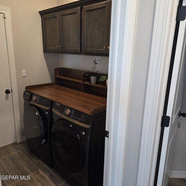 Building Photo - 1804 Ritzy Lou Pl