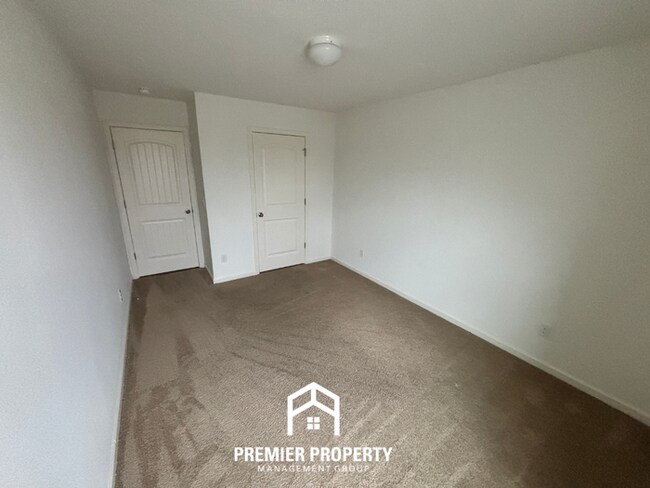 Building Photo - Beautiful 3BR/2.5BA Bessemer Home with Granite Kitchen, Fireplace & Covered Patio