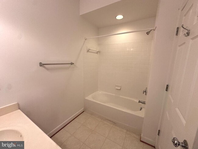 Building Photo - 6163 Willow Pl