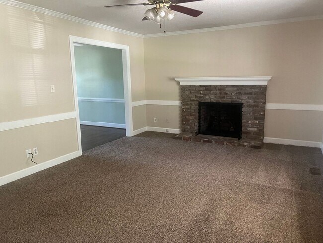 Building Photo - 3 Bedroom House-Nash Co
