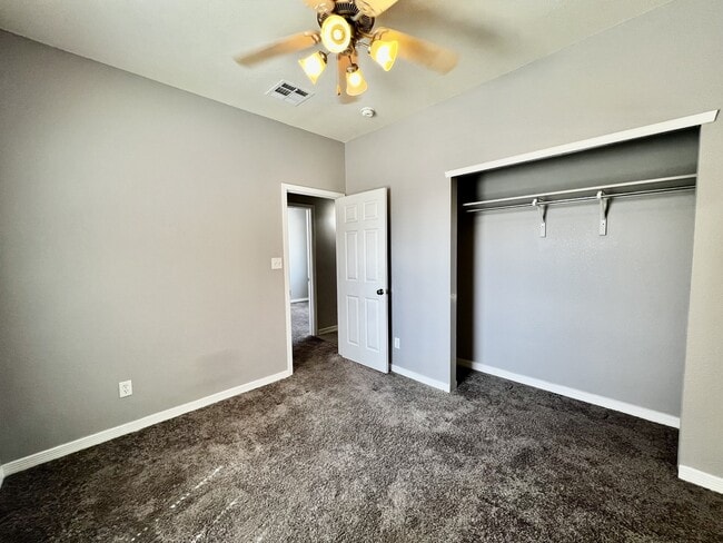Building Photo - 3150 N Yarbrough Dr