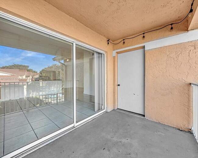 Building Photo - 15770 SW 106th Terrace