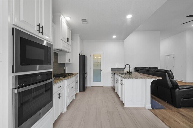 Building Photo - 7105 SW High Meadow Blvd