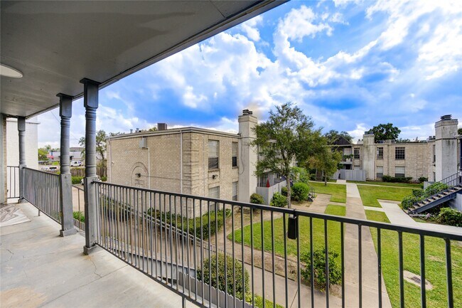 Building Photo - 6606 De Moss Dr