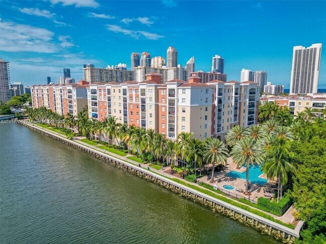 Building Photo - 17125 N Bay Rd