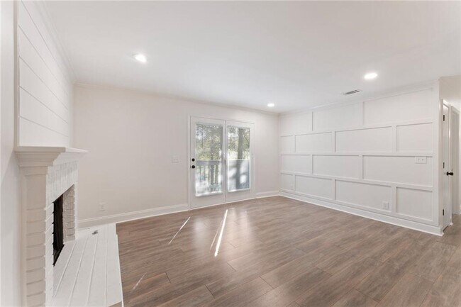 Building Photo - 103 Warm Springs Cir