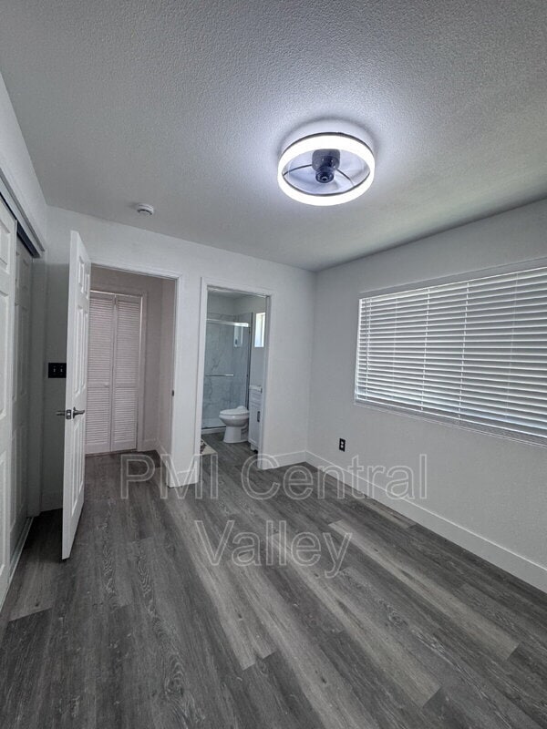 Building Photo - 5034 John Wayne Dr