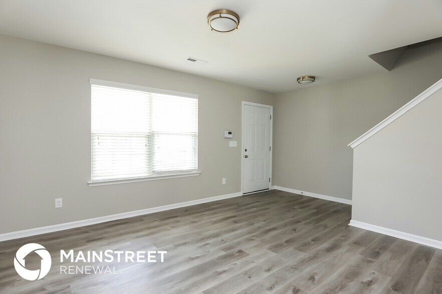 Building Photo - 6619 Glenville Dr