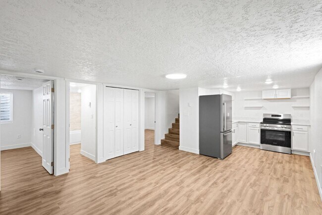 Building Photo - 781 S 1800 W