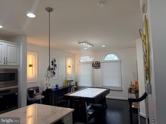 Building Photo - 7413 Matapan Dr