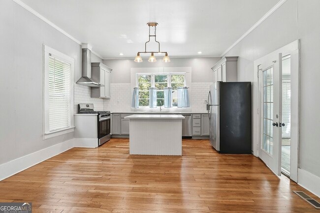 Building Photo - 45 Bridge St