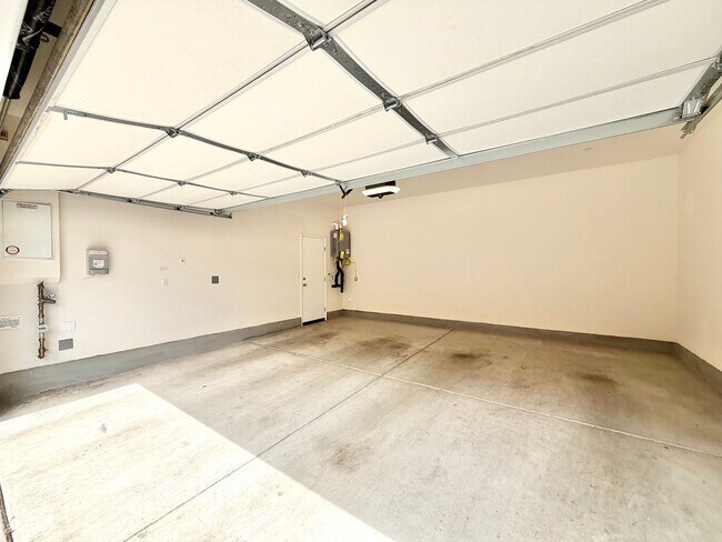 Building Photo - 3 bedroom Solar Home in Heirloom Farms for LEASE!