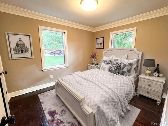 Building Photo - 23096 Hawthorne St