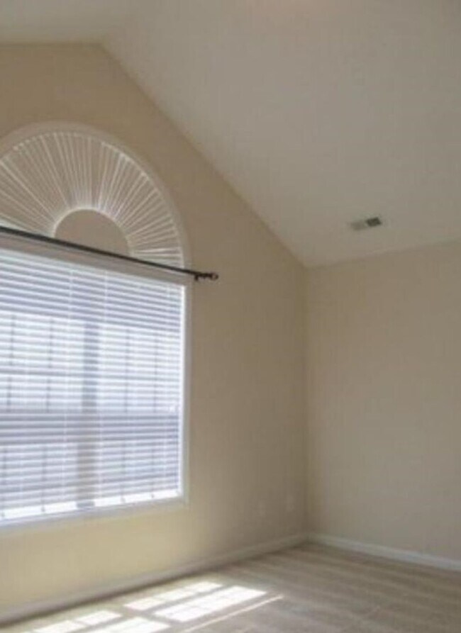 Building Photo - 2631 Green Heron Dr