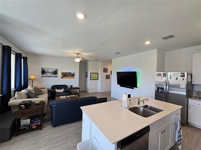 Building Photo - 605 Merriam Dr