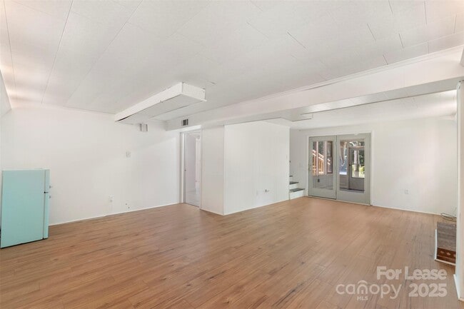 Building Photo - 3124 Edsel Pl