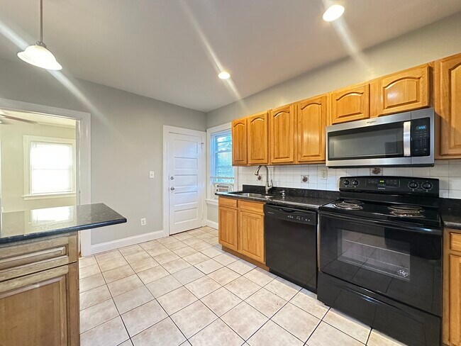 Building Photo - 47 Carolina Ave