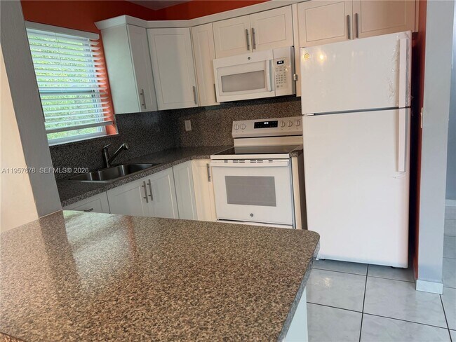 Building Photo - 1301 N 12th Ct