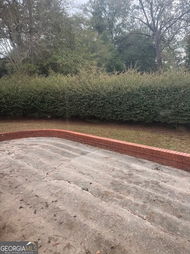 Building Photo - 819 Ellenwood Cir