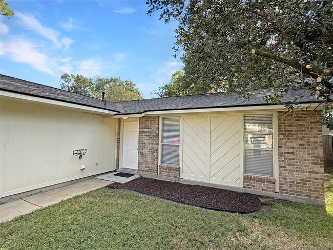 Building Photo - 14411 Cypress Leaf Dr