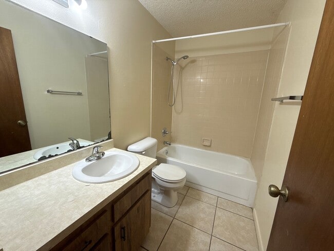 Building Photo - Taylor - 5315