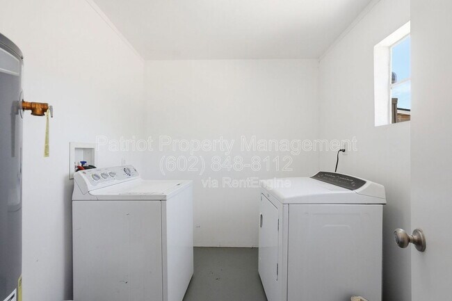 Building Photo - 6701 N 33rd Ave