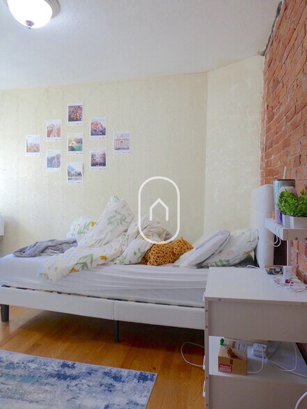 Building Photo - 70 Hammond St