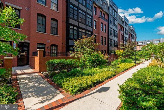 Building Photo - 1610 N Queen St