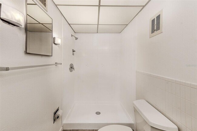 Building Photo - 10280 Imperial Point Dr W