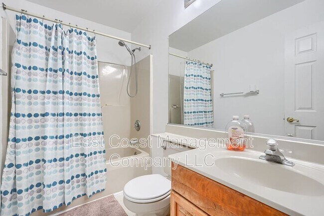 Building Photo - 403 Deer Hill Cir