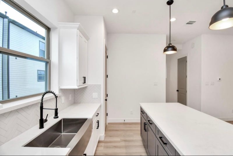 Building Photo - 2335 Eagle St