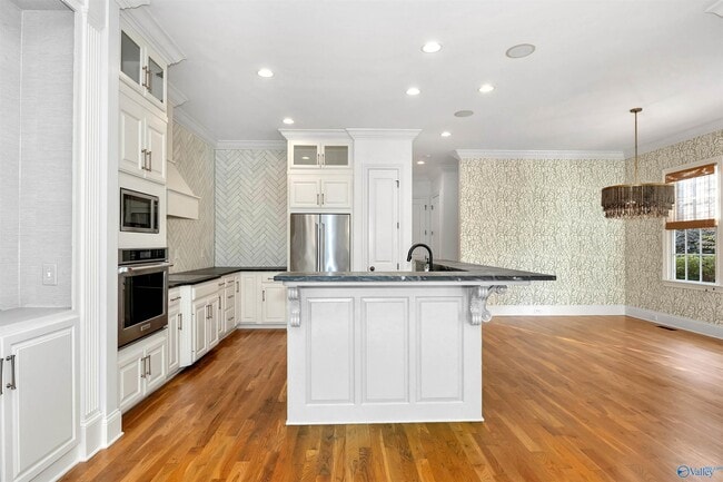 Building Photo - 33 Meeting St