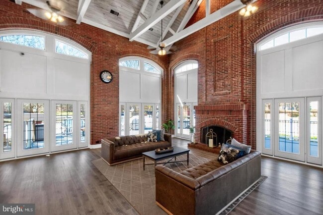 Building Photo - 5716 Chapman Mill Dr