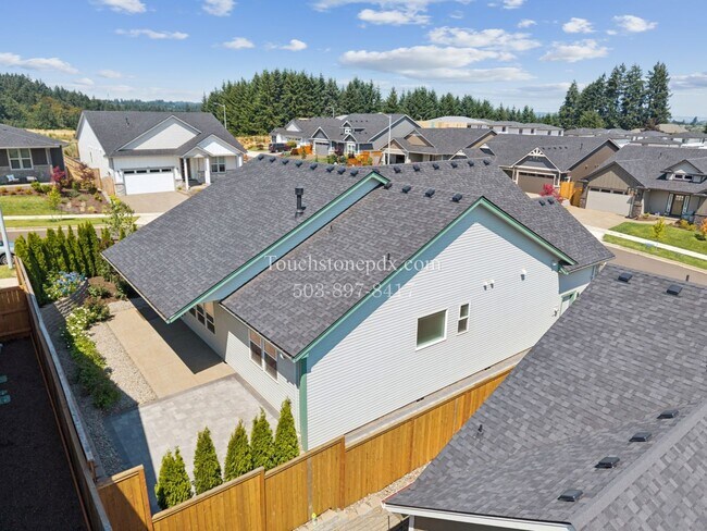 Building Photo - Stunning 3 BD, 2 BA Salem Home with Elegant Finishes!